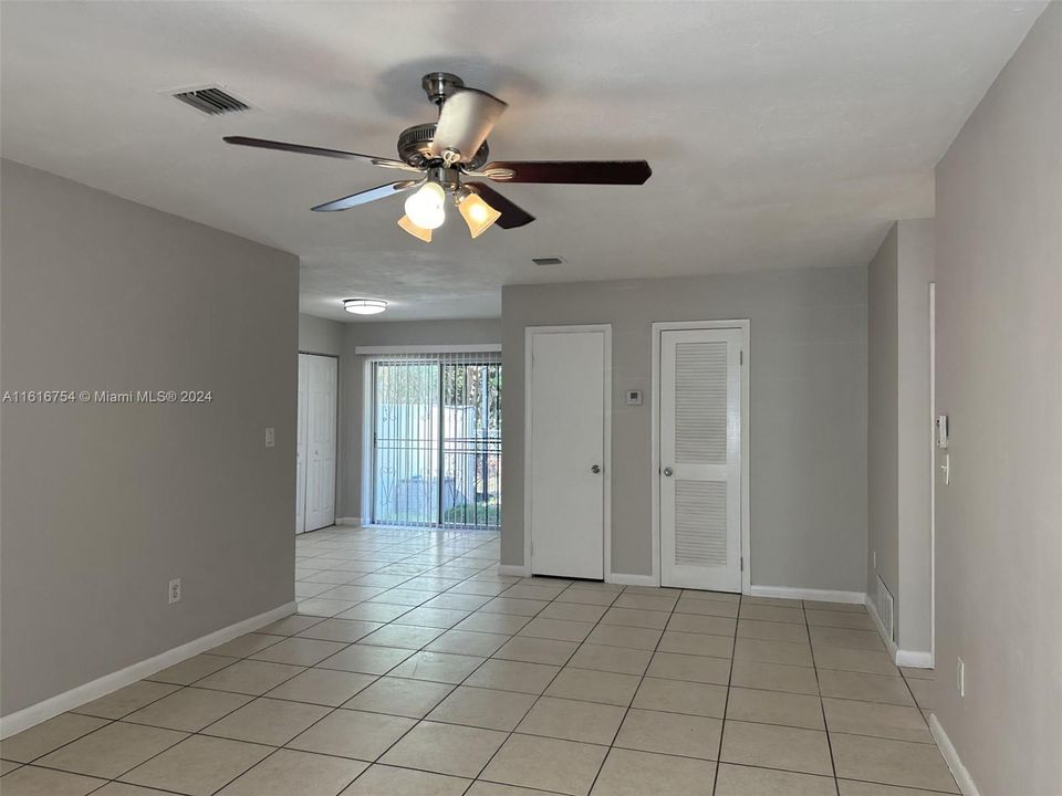 For Rent: $2,650 (3 beds, 1 baths, 1019 Square Feet)