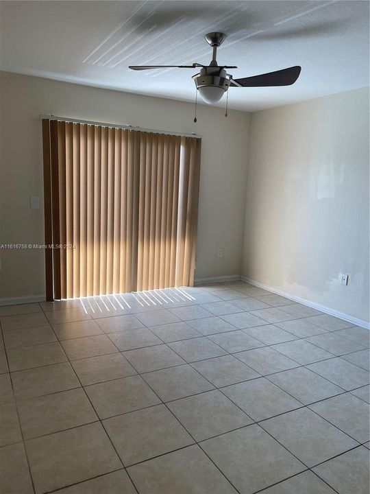 For Rent: $2,000 (2 beds, 2 baths, 895 Square Feet)