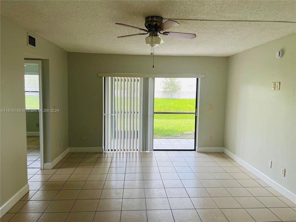 For Rent: $2,300 (2 beds, 2 baths, 870 Square Feet)