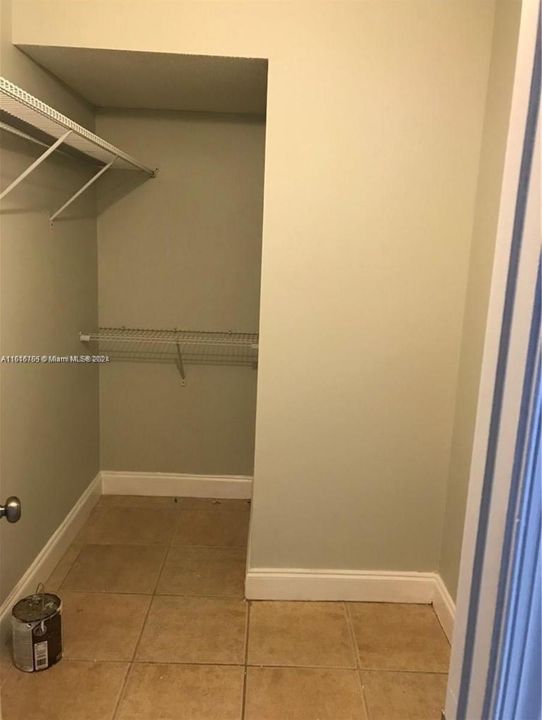 For Rent: $2,300 (2 beds, 2 baths, 870 Square Feet)