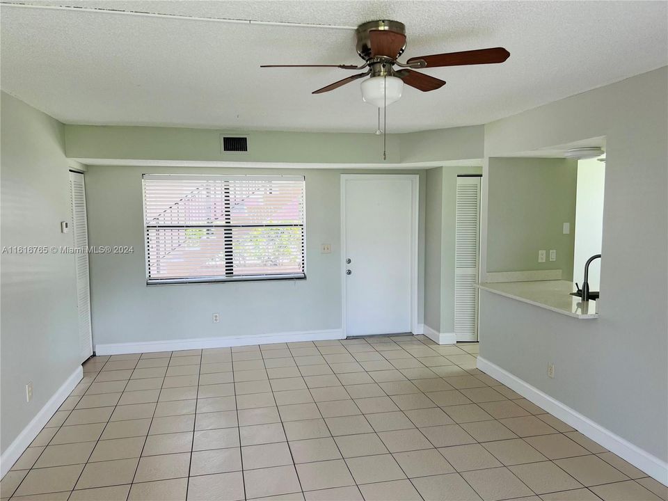 For Rent: $2,300 (2 beds, 2 baths, 870 Square Feet)