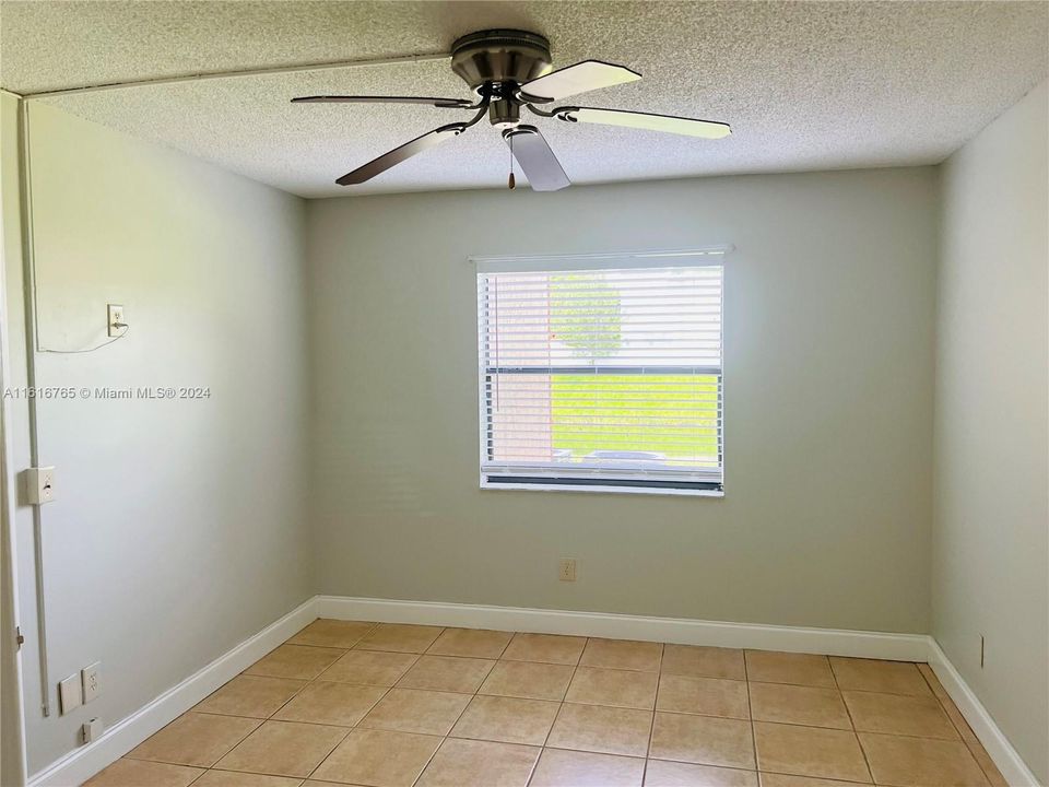 For Rent: $2,300 (2 beds, 2 baths, 870 Square Feet)