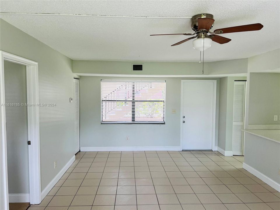 For Rent: $2,300 (2 beds, 2 baths, 870 Square Feet)