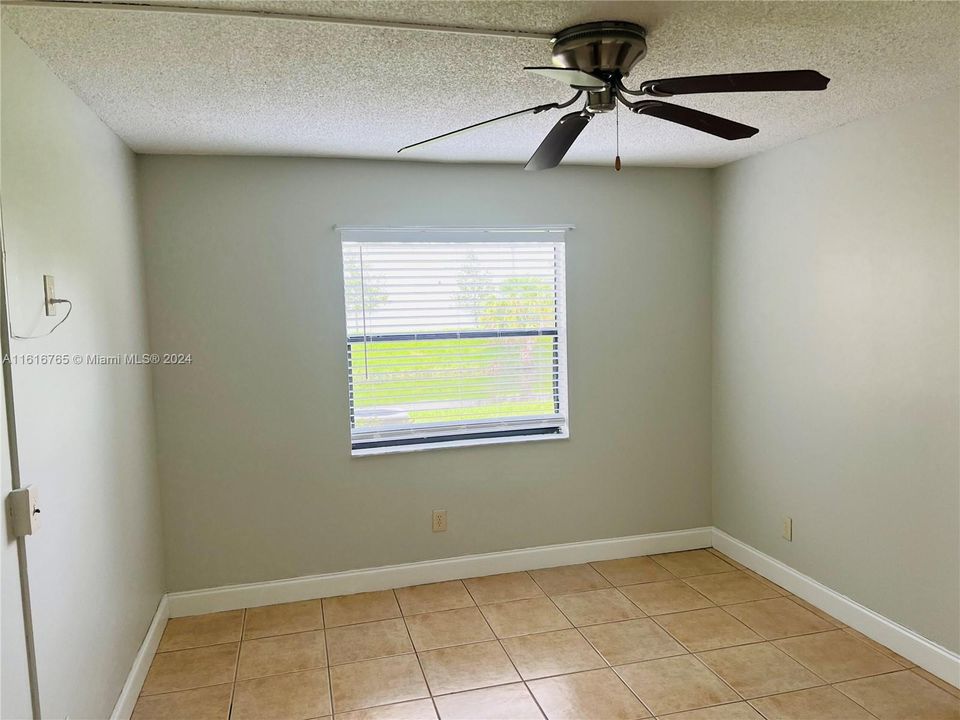 For Rent: $2,300 (2 beds, 2 baths, 870 Square Feet)