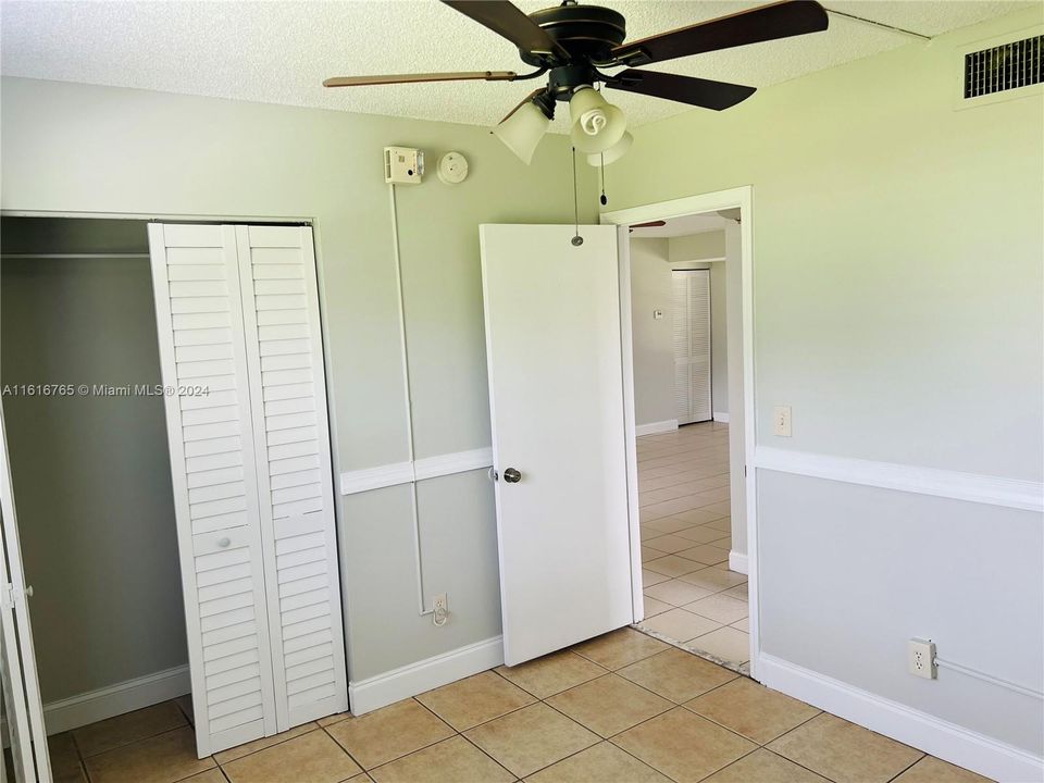 For Rent: $2,300 (2 beds, 2 baths, 870 Square Feet)