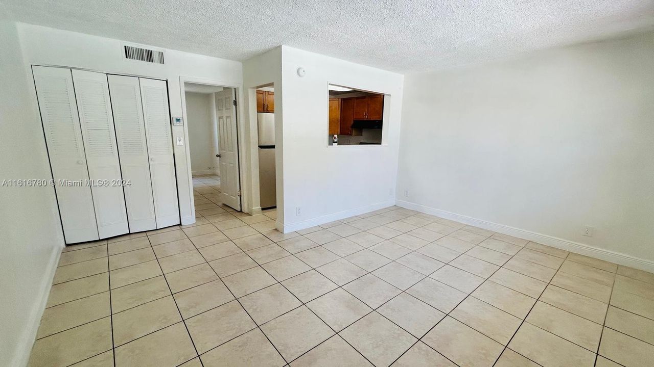 For Rent: $1,450 (1 beds, 1 baths, 480 Square Feet)