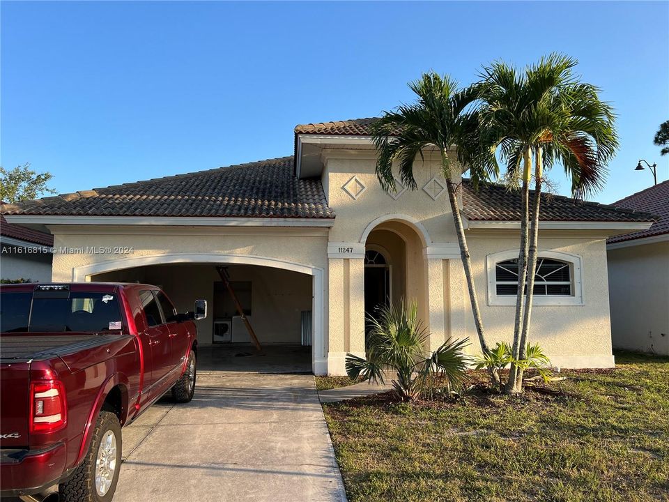 For Sale: $430,000 (3 beds, 2 baths, 1399 Square Feet)