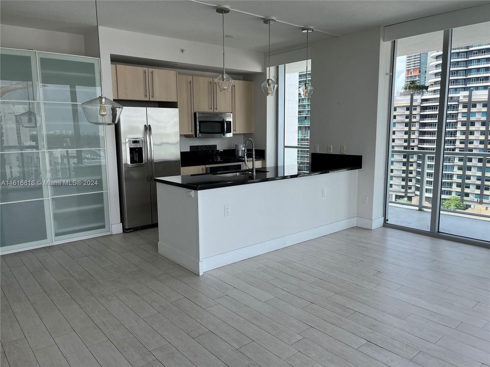 Recently Sold: $669,000 (2 beds, 2 baths, 1099 Square Feet)