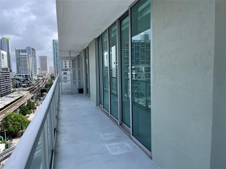 Recently Sold: $669,000 (2 beds, 2 baths, 1099 Square Feet)