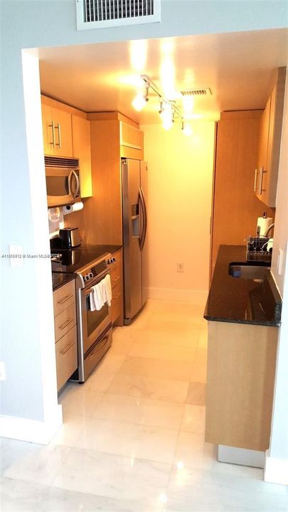 For Rent: $5,850 (2 beds, 2 baths, 1056 Square Feet)
