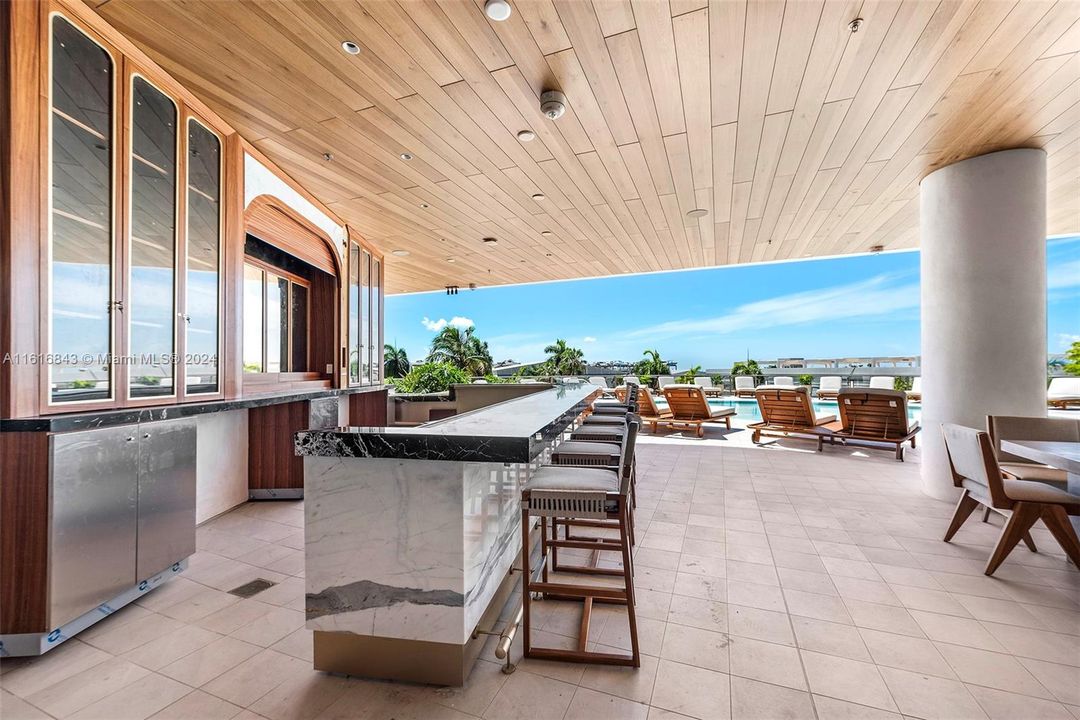 Recently Sold: $7,000,000 (4 beds, 3 baths, 2715 Square Feet)