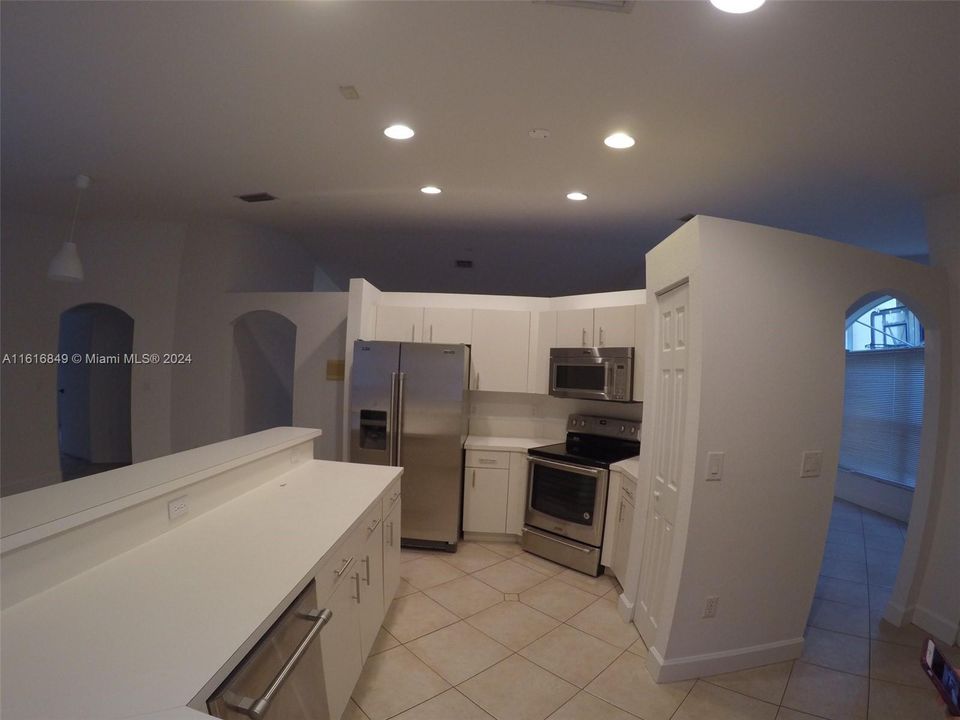 For Rent: $3,950 (3 beds, 2 baths, 1520 Square Feet)