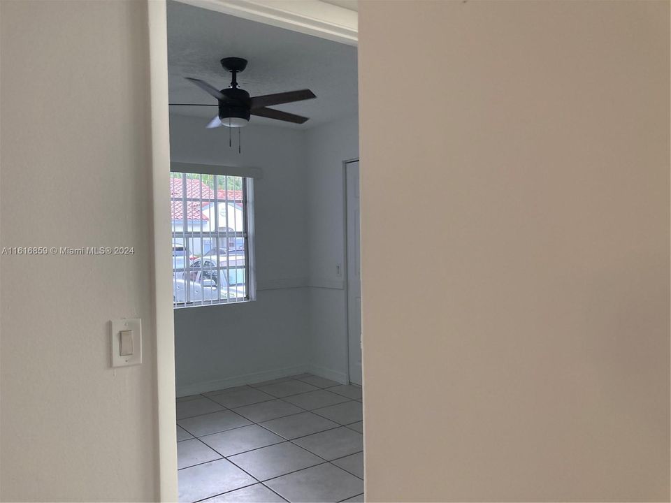 For Rent: $2,950 (2 beds, 2 baths, 957 Square Feet)