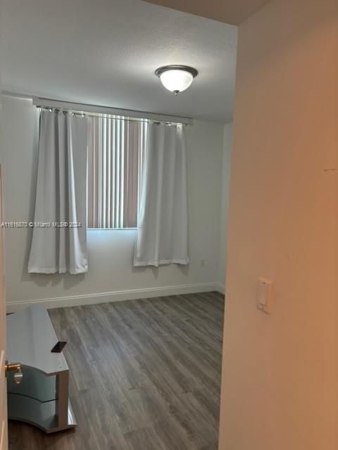 For Rent: $3,250 (2 beds, 2 baths, 1081 Square Feet)