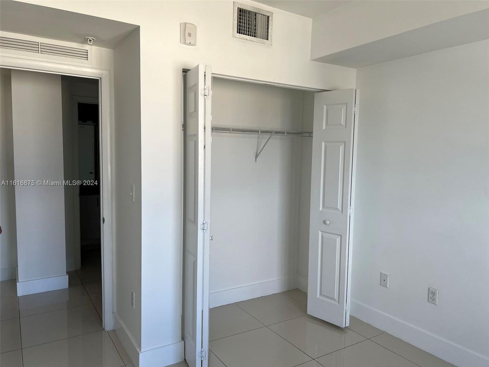 For Rent: $2,300 (2 beds, 2 baths, 826 Square Feet)