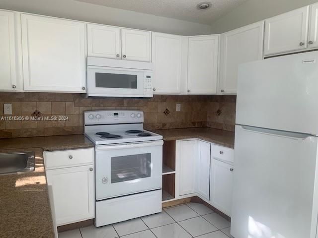 For Rent: $3,300 (4 beds, 2 baths, 1438 Square Feet)