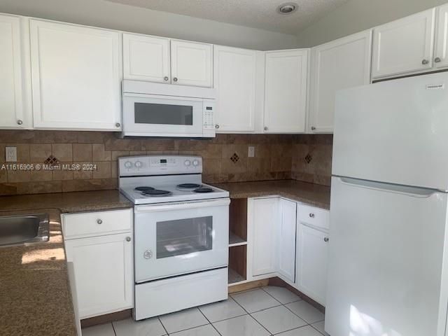 Recently Rented: $3,200 (4 beds, 2 baths, 1438 Square Feet)