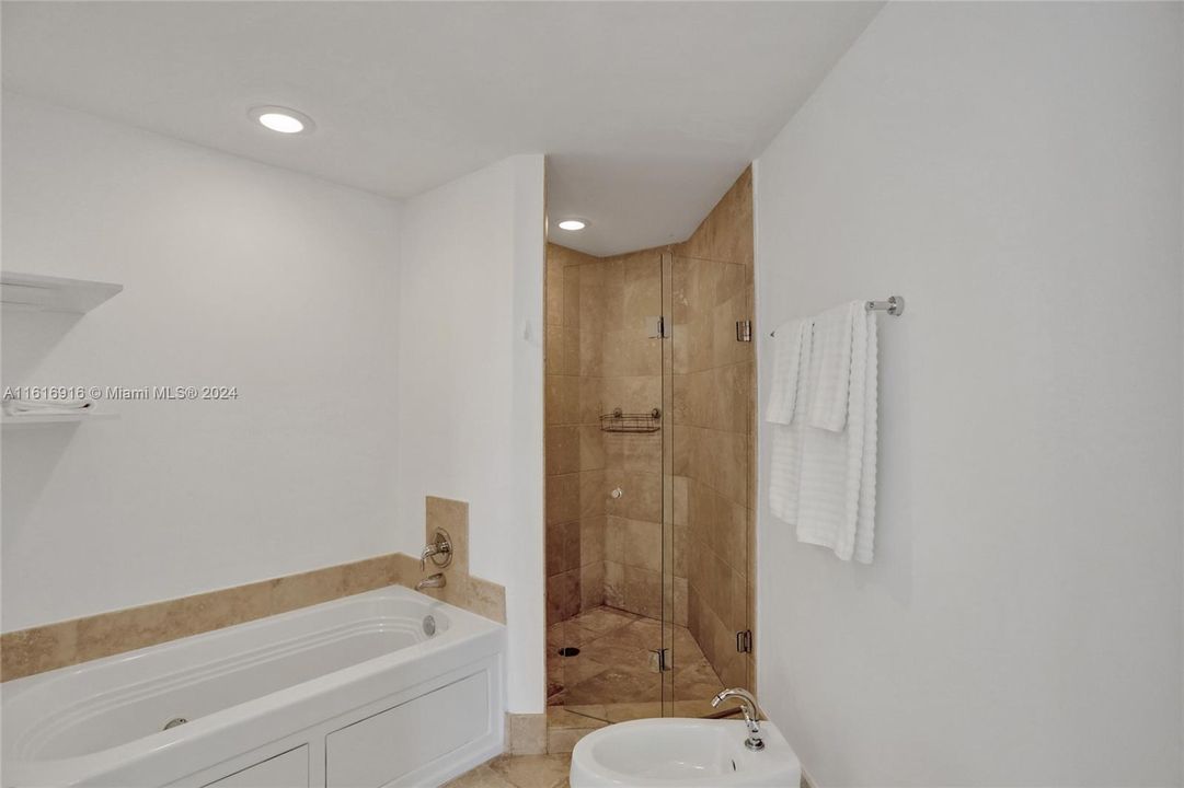 For Rent: $6,000 (2 beds, 2 baths, 1289 Square Feet)