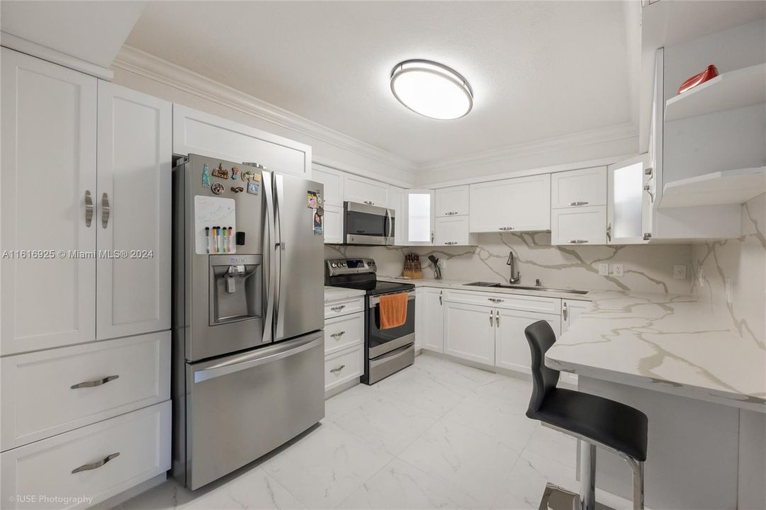 For Sale: $390,000 (2 beds, 2 baths, 1235 Square Feet)