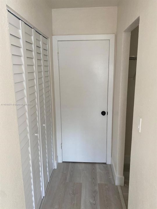 For Rent: $1,750 (1 beds, 1 baths, 725 Square Feet)