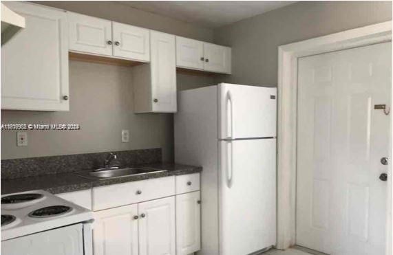 For Rent: $2,295 (2 beds, 1 baths, 642 Square Feet)