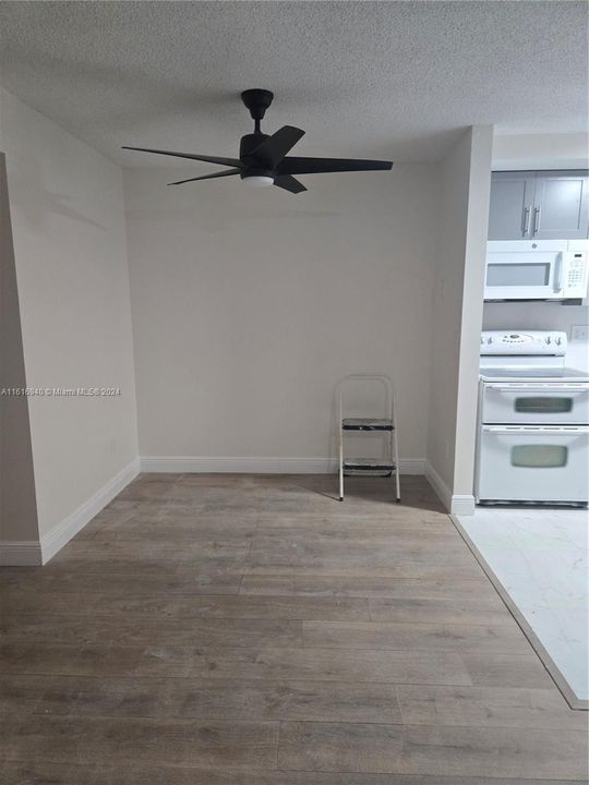 For Rent: $2,000 (2 beds, 2 baths, 827 Square Feet)