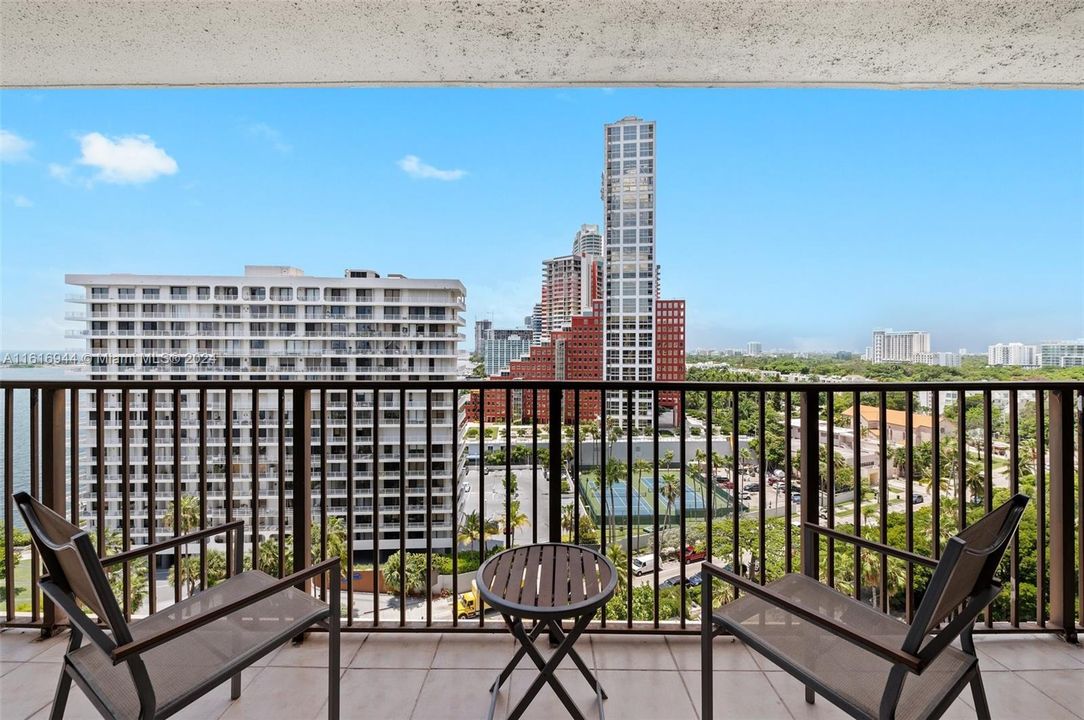 Active With Contract: $6,300 (3 beds, 3 baths, 2059 Square Feet)