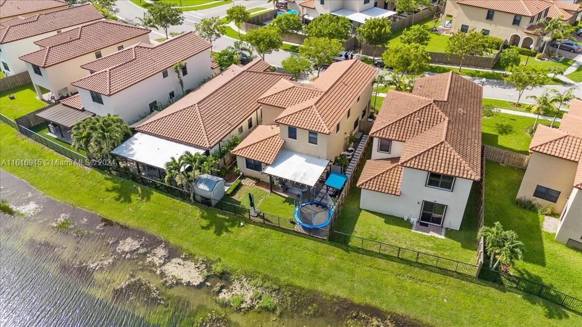 En Venta: $649,900 (4 camas, 2 baños, 2497 Pies cuadrados)