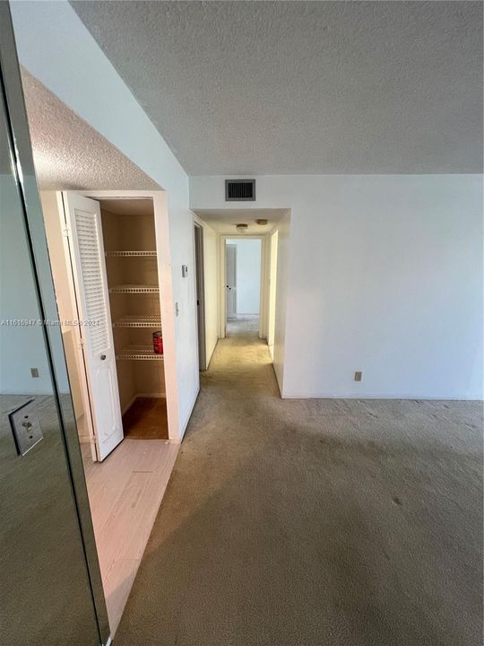 For Rent: $1,950 (1 beds, 2 baths, 1075 Square Feet)