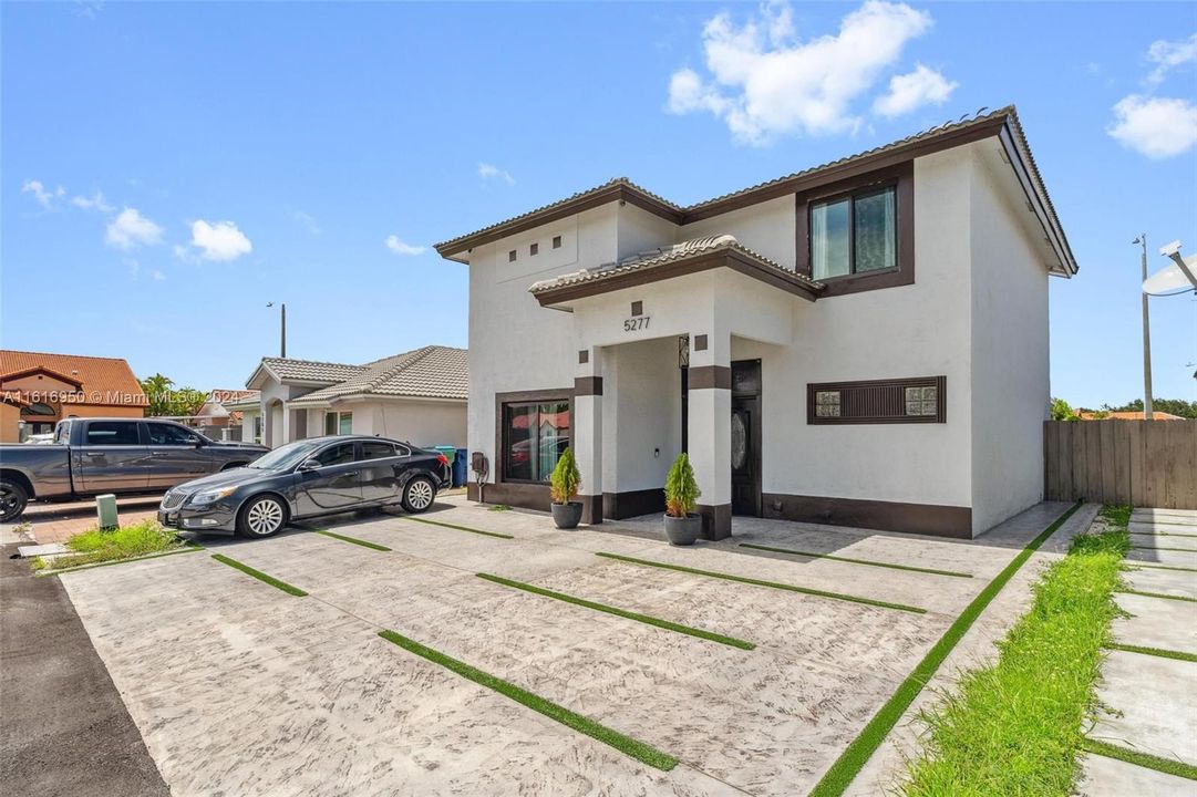 En Venta: $575,000 (3 camas, 2 baños, 1556 Pies cuadrados)