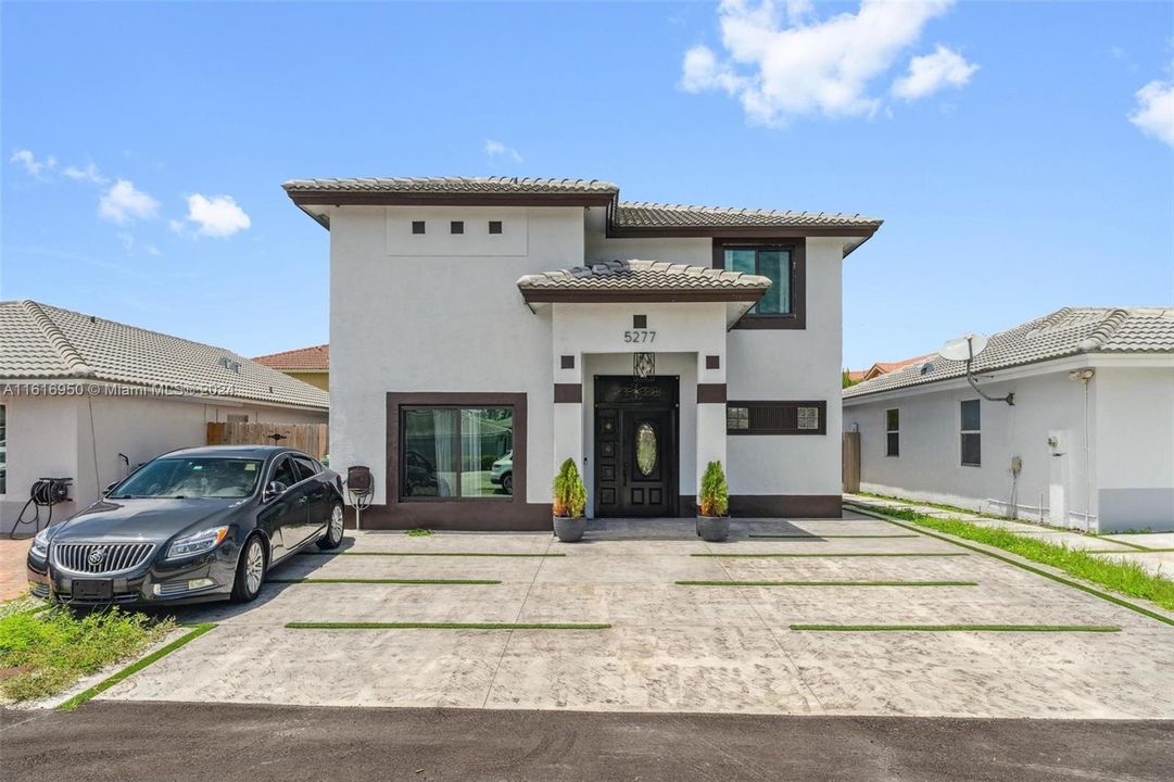 En Venta: $575,000 (3 camas, 2 baños, 1556 Pies cuadrados)