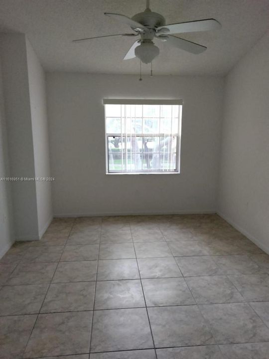 For Rent: $2,100 (2 beds, 2 baths, 981 Square Feet)