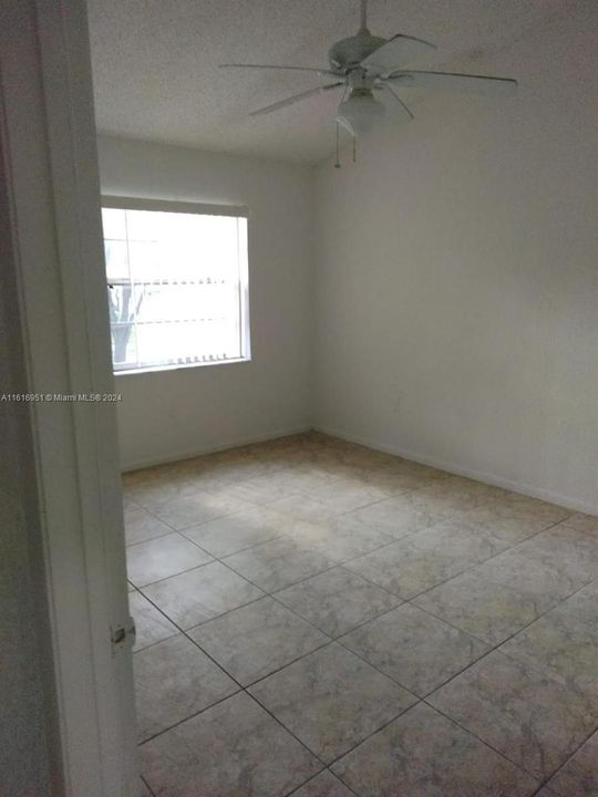 For Rent: $2,100 (2 beds, 2 baths, 981 Square Feet)