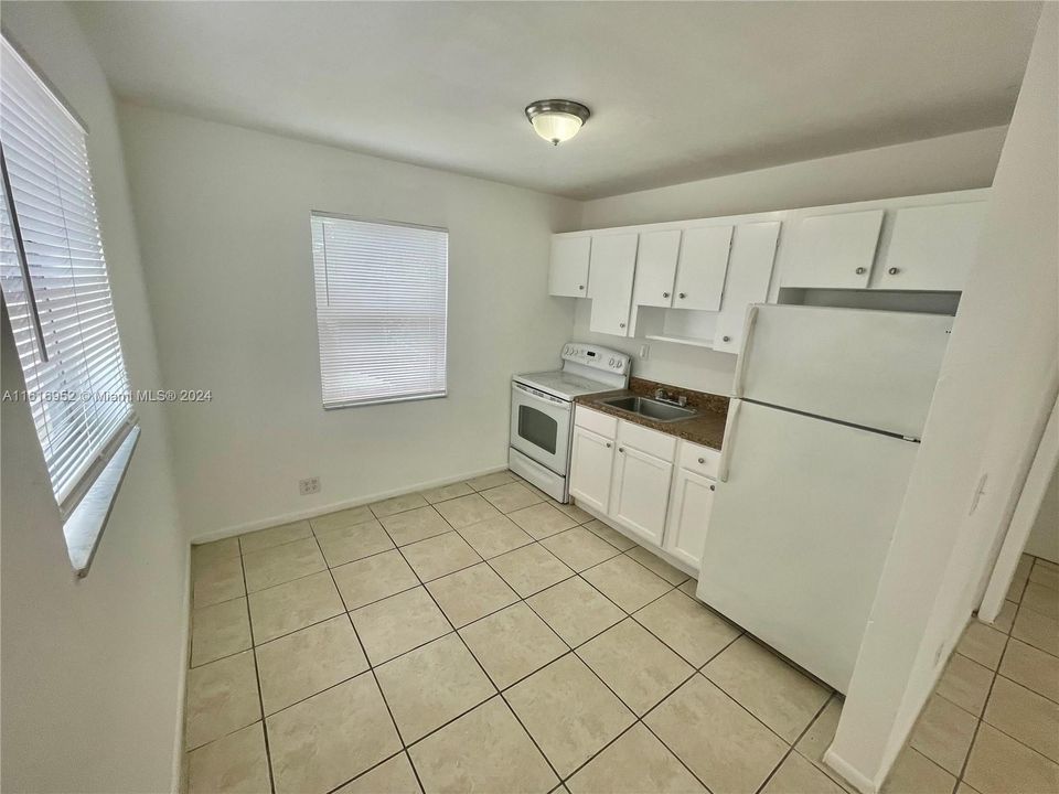 For Rent: $1,400 (2 beds, 1 baths, 2575 Square Feet)