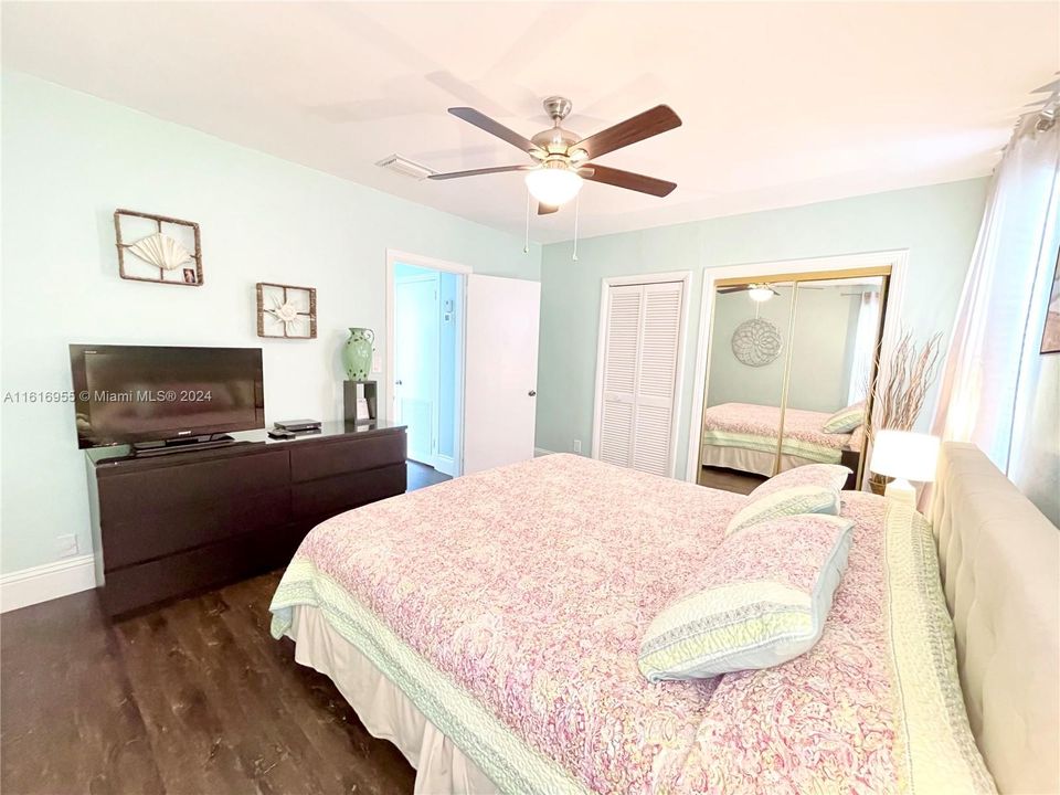 Recently Sold: $365,000 (1 beds, 1 baths, 660 Square Feet)