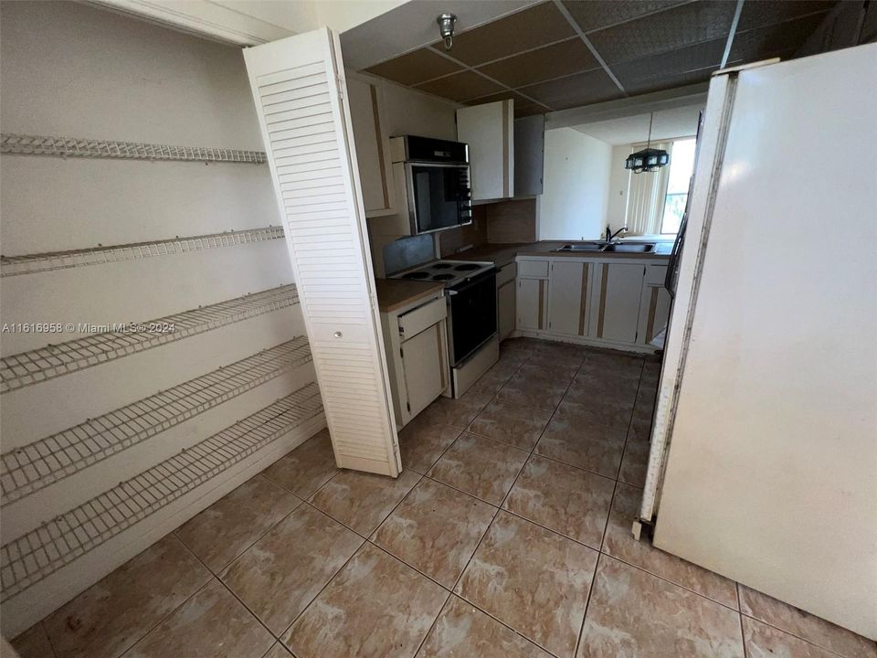 En Venta: $329,000 (2 camas, 2 baños, 1207 Pies cuadrados)