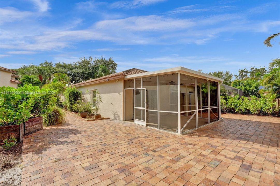 For Sale: $630,000 (3 beds, 2 baths, 1509 Square Feet)