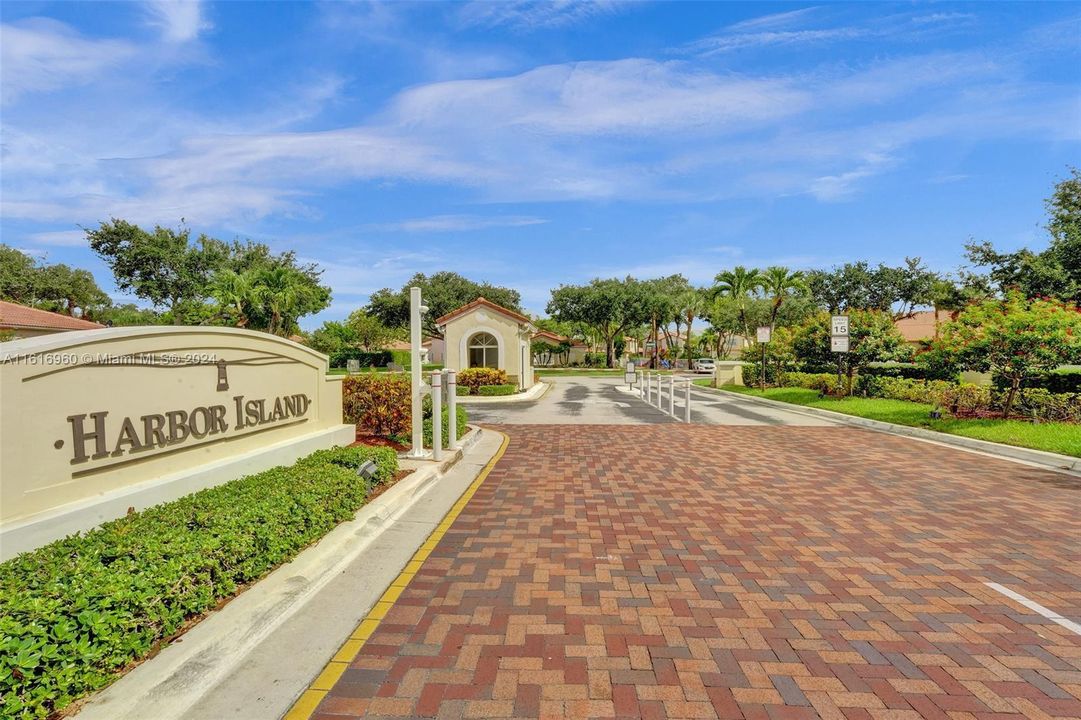 For Sale: $630,000 (3 beds, 2 baths, 1509 Square Feet)