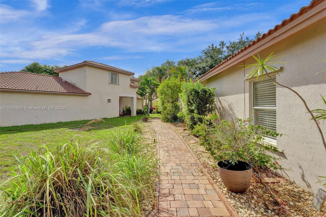 For Sale: $630,000 (3 beds, 2 baths, 1509 Square Feet)