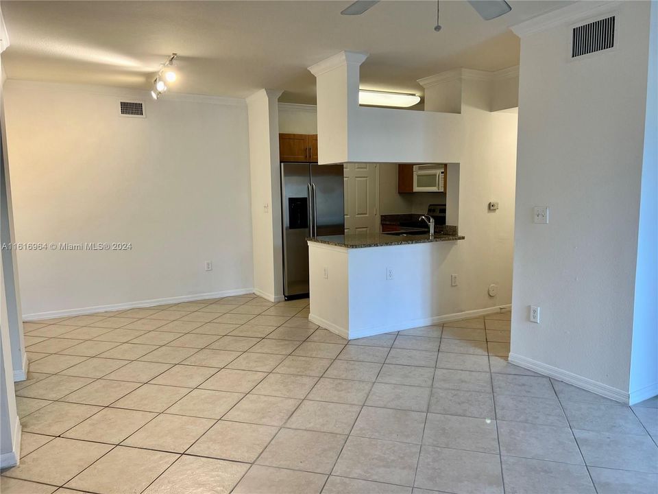 For Rent: $2,250 (2 beds, 2 baths, 1058 Square Feet)