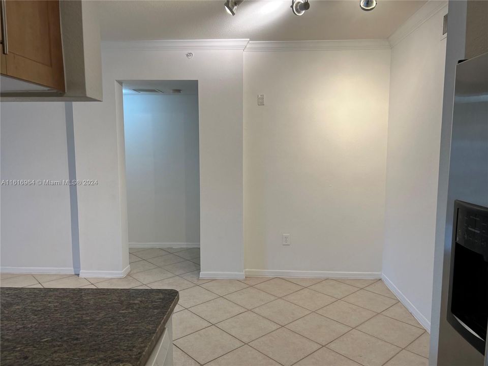 For Rent: $2,250 (2 beds, 2 baths, 1058 Square Feet)