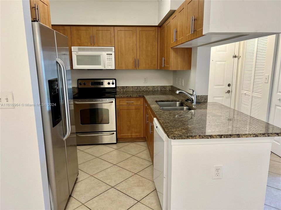 For Rent: $2,250 (2 beds, 2 baths, 1058 Square Feet)