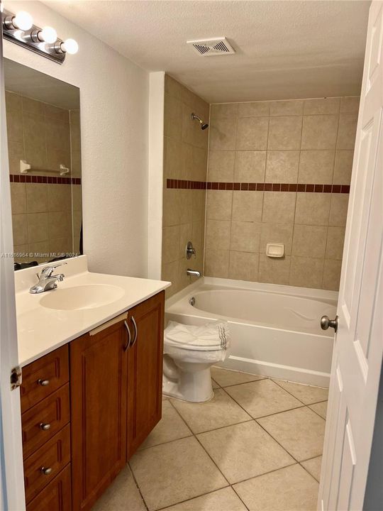 For Rent: $2,250 (2 beds, 2 baths, 1058 Square Feet)