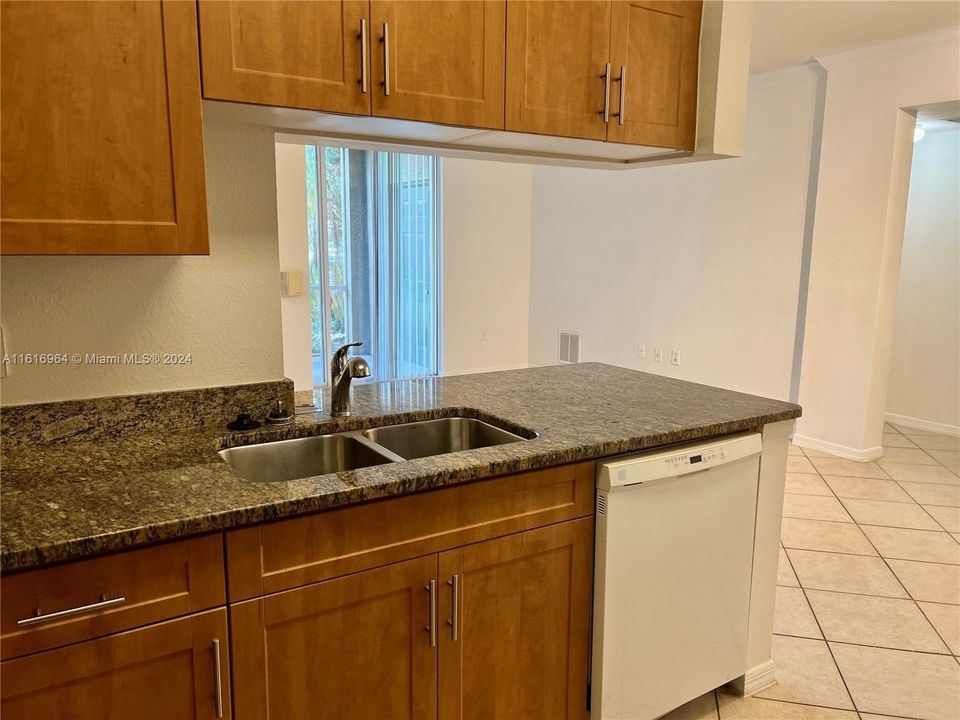 For Rent: $2,250 (2 beds, 2 baths, 1058 Square Feet)