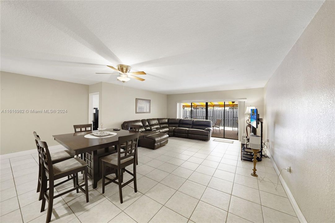 For Sale: $455,000 (2 beds, 2 baths, 1275 Square Feet)