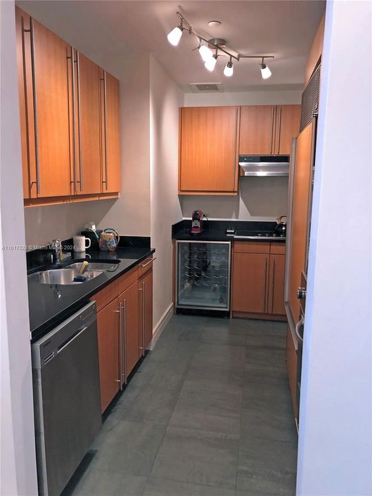 For Rent: $7,500 (1 beds, 1 baths, 1114 Square Feet)