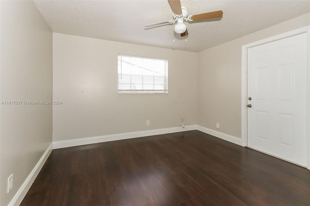 For Rent: $2,210 (3 beds, 2 baths, 1140 Square Feet)