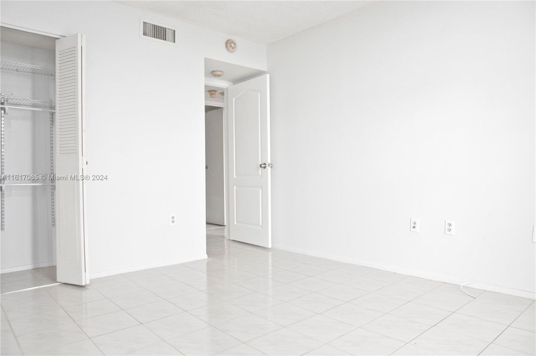 For Rent: $1,950 (2 beds, 2 baths, 996 Square Feet)