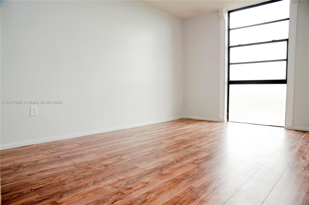 For Rent: $1,950 (2 beds, 2 baths, 996 Square Feet)