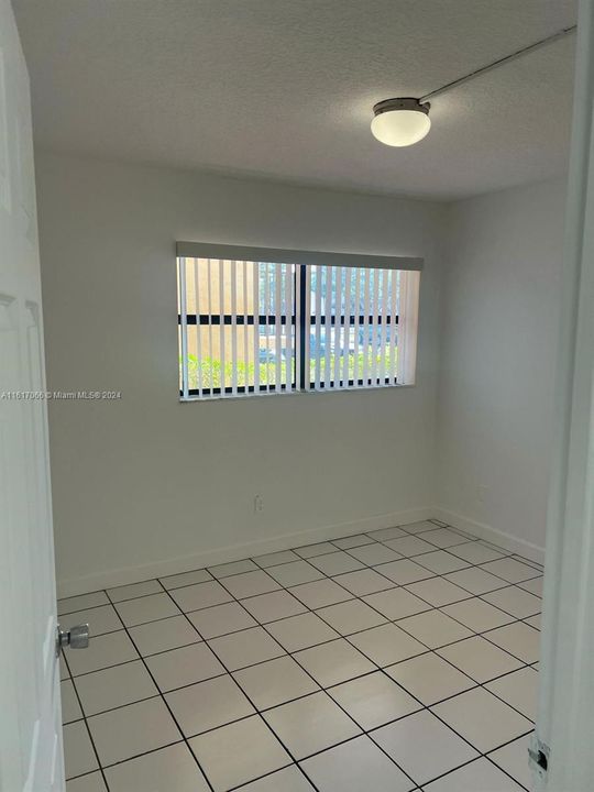 For Rent: $2,000 (2 beds, 2 baths, 820 Square Feet)